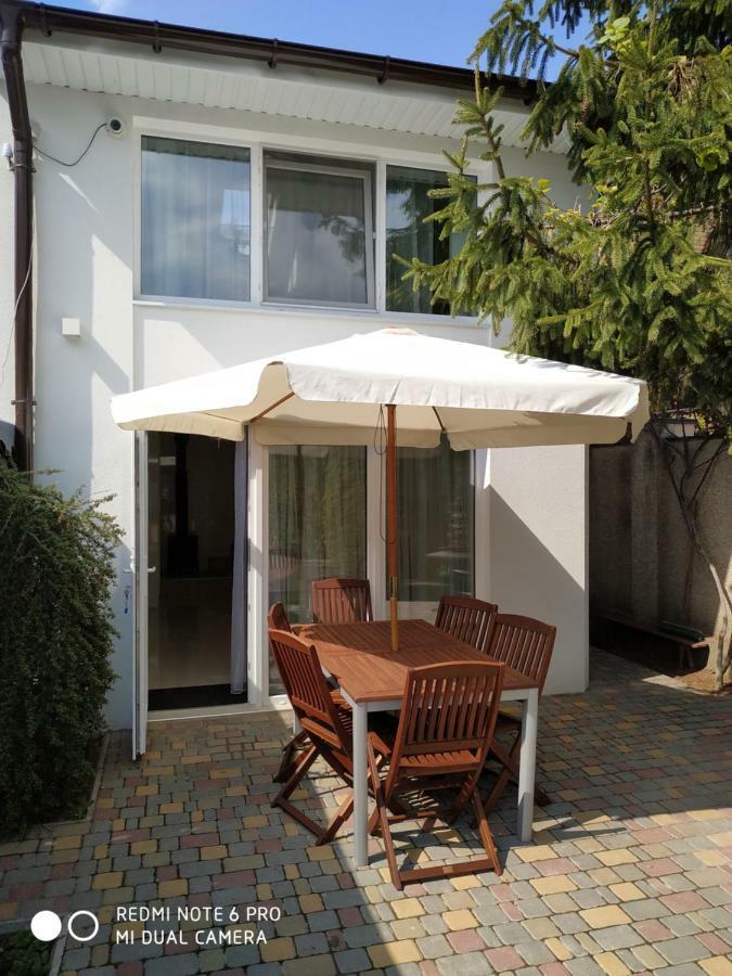 Guest House Butterfly Wing Οδησσός Εξωτερικό φωτογραφία
