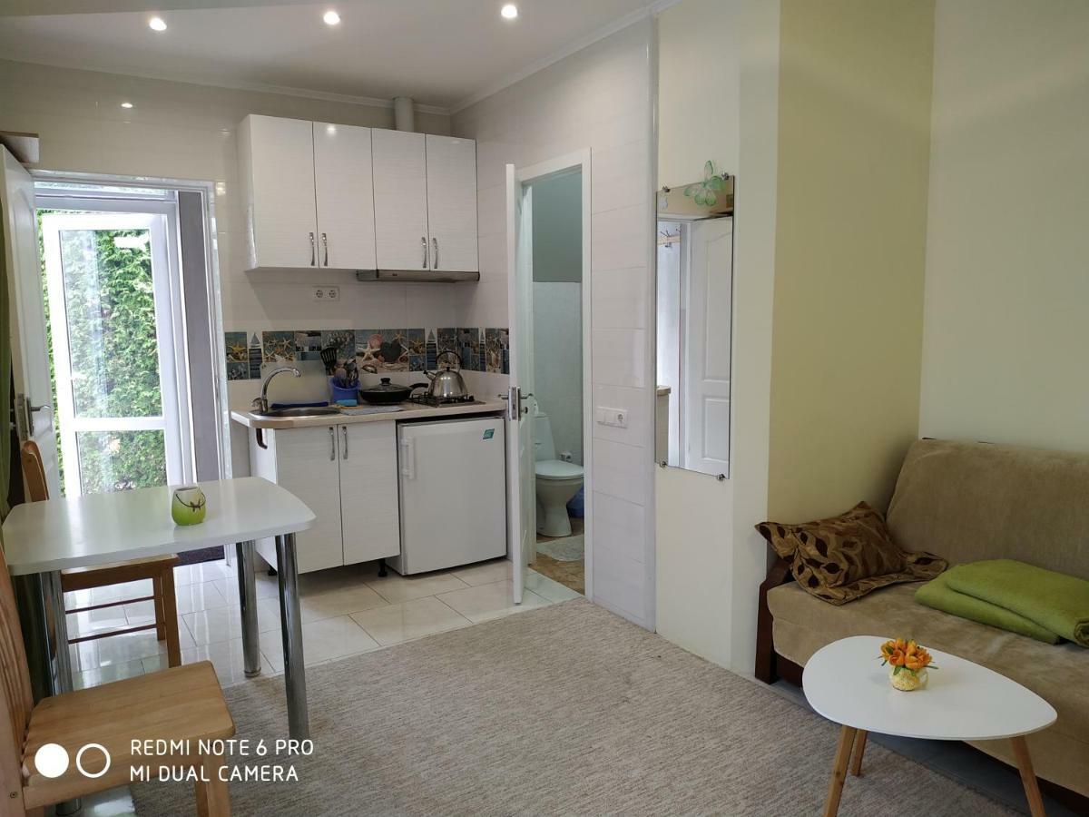 Guest House Butterfly Wing Οδησσός Εξωτερικό φωτογραφία