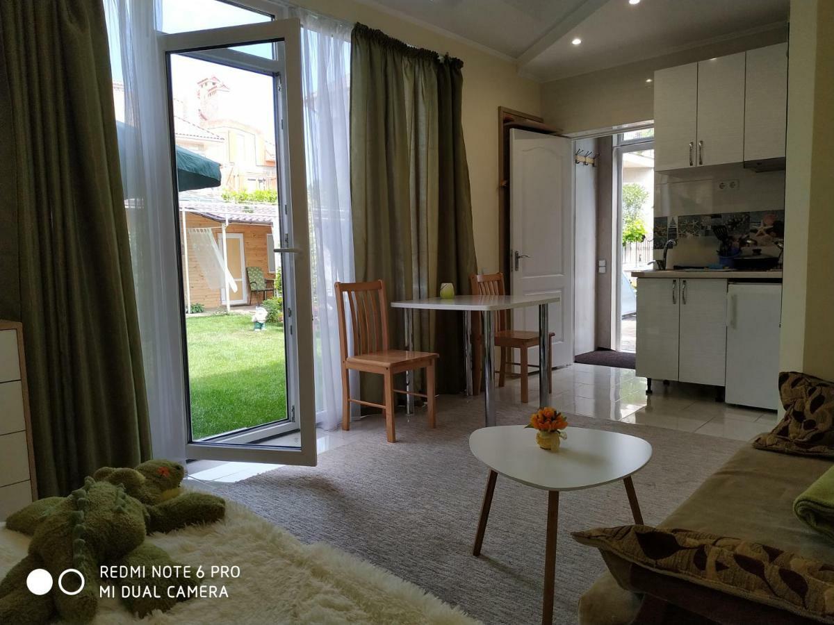 Guest House Butterfly Wing Οδησσός Εξωτερικό φωτογραφία