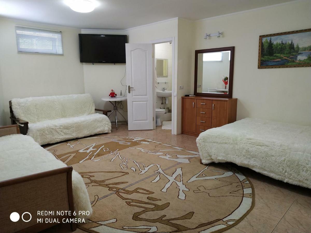 Guest House Butterfly Wing Οδησσός Εξωτερικό φωτογραφία